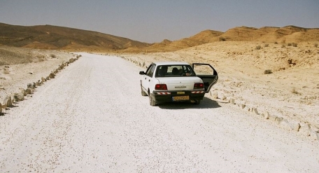 17 Tips to Survive the Desert When Your Car Breaks Down