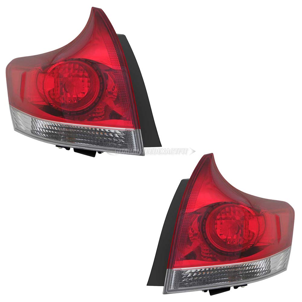 2013 Toyota Venza Tail Light Assembly Pair