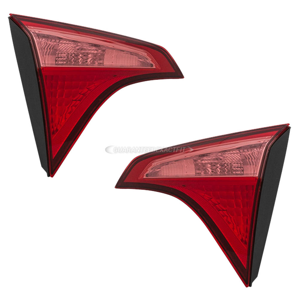 2017 Toyota Corolla Tail Light Assembly Pair
