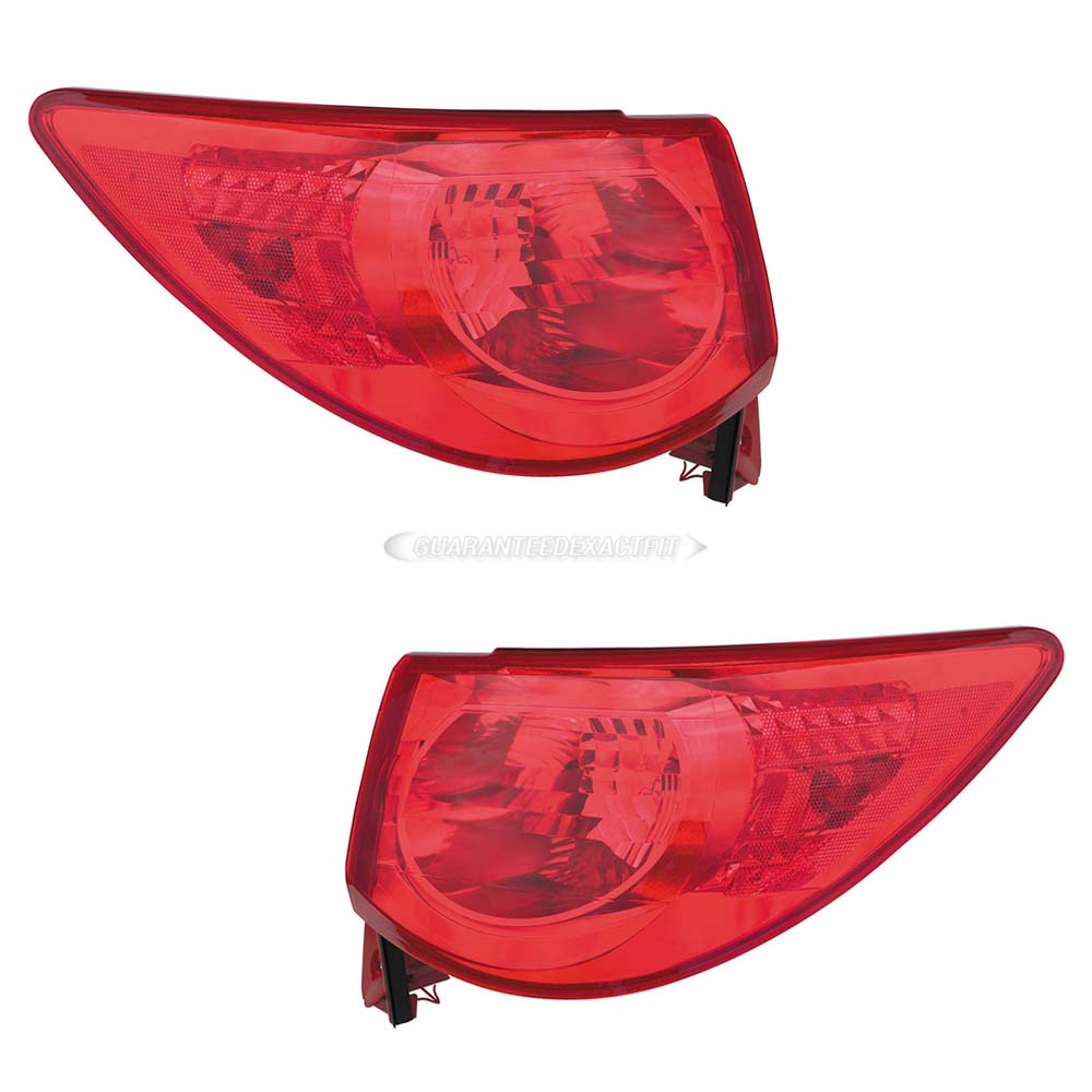 2012 Chevrolet Traverse Tail Light Assembly Pair
