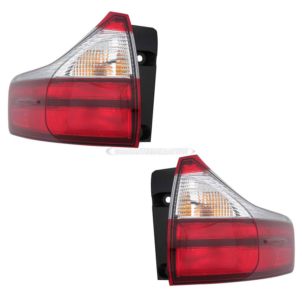 2017 Toyota Sienna Tail Light Assembly Pair