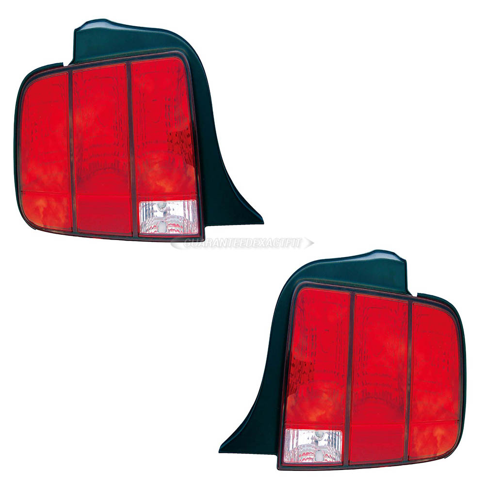 2005 Ford Mustang Tail Light Assembly Pair