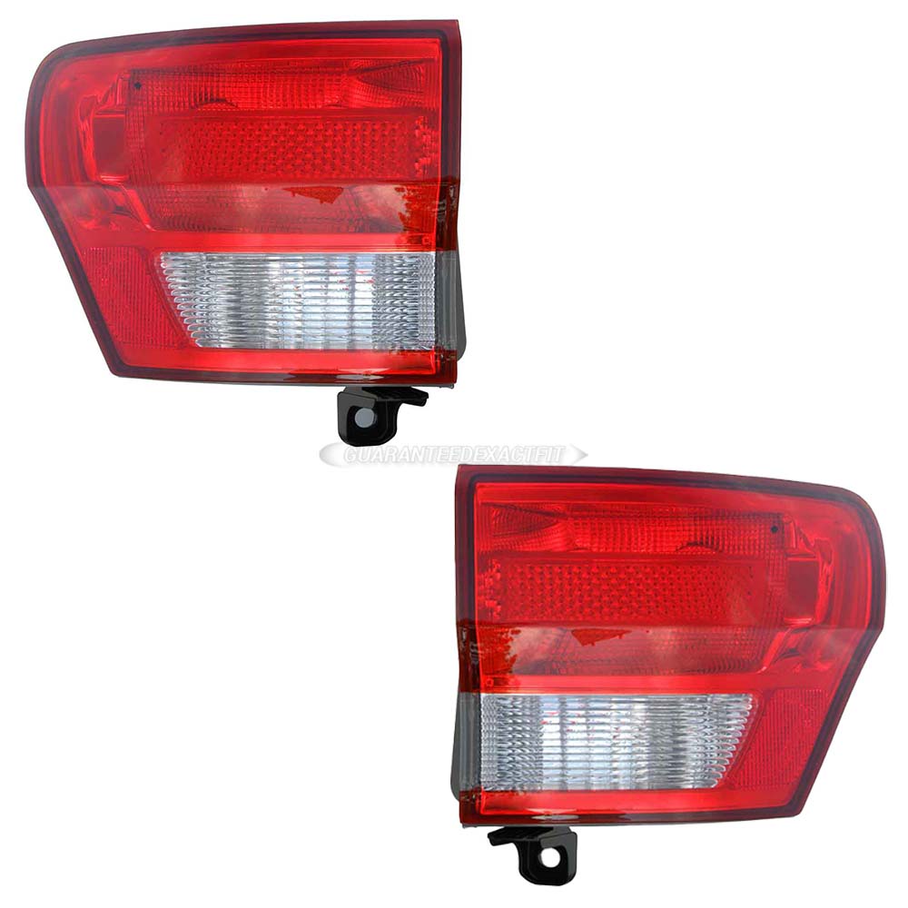 2012 Jeep Grand Cherokee Tail Light Assembly Pair