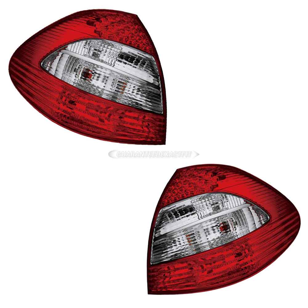 2007 Mercedes Benz E320 Tail Light Assembly Pair