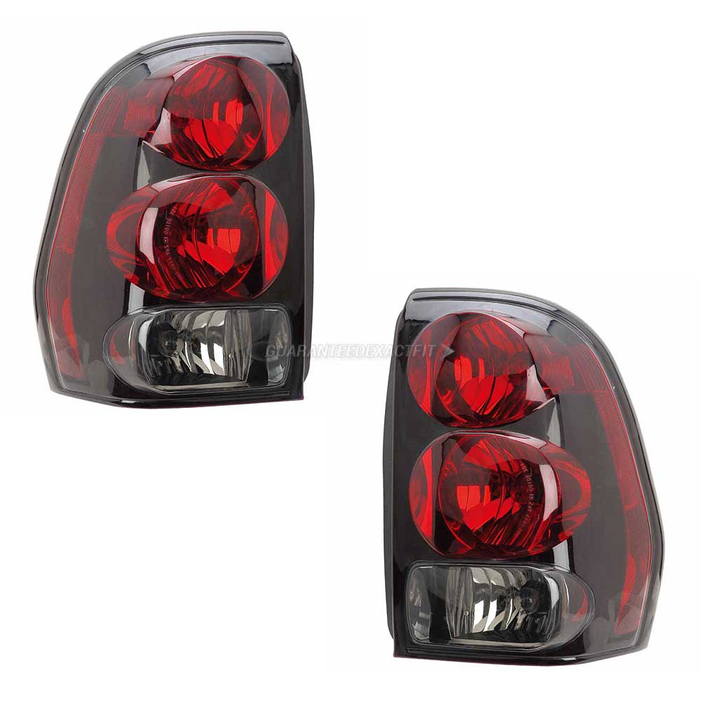 2003 Chevrolet Trailblazer EXT Tail Light Assembly Pair