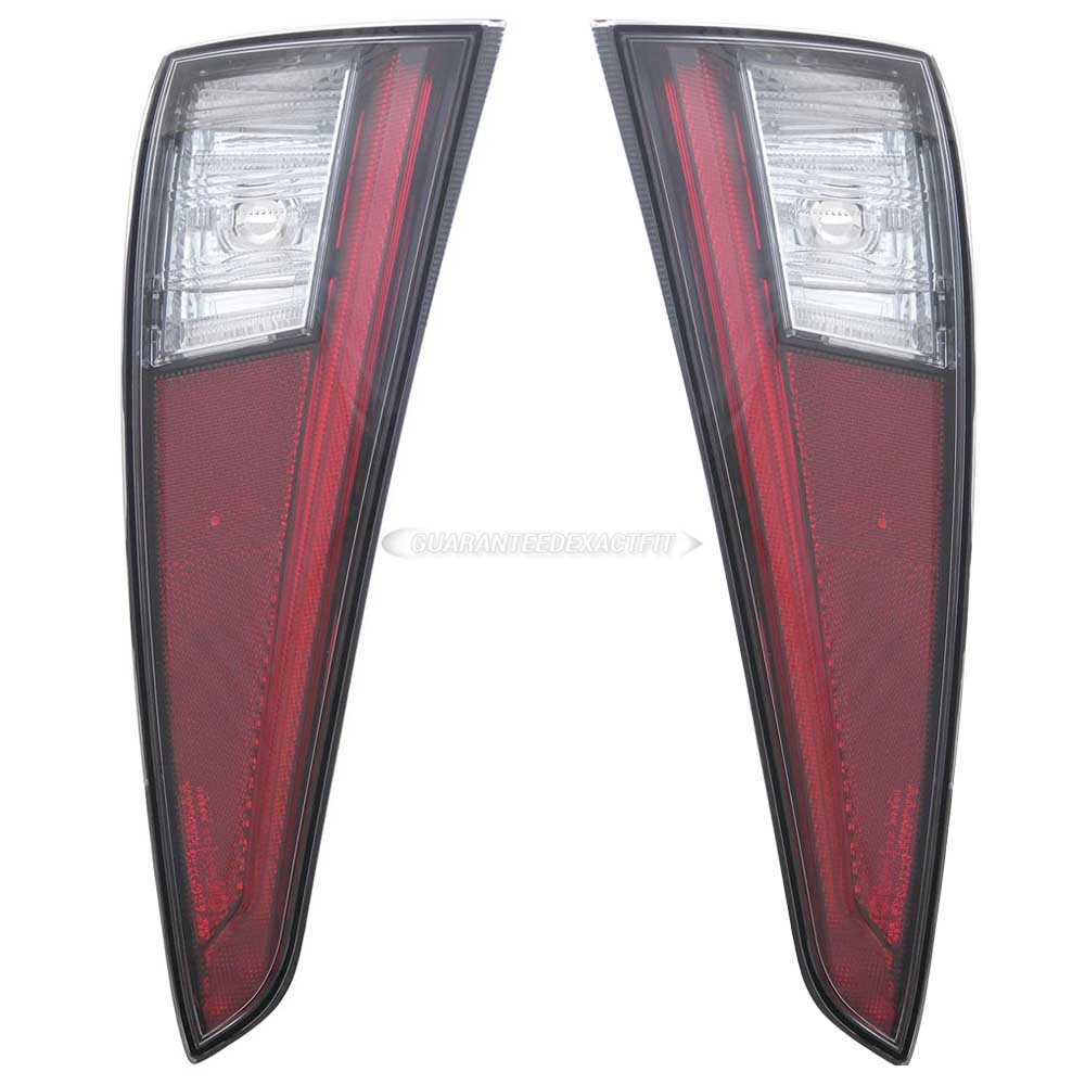 2017 Toyota Prius Tail Light Assembly Pair