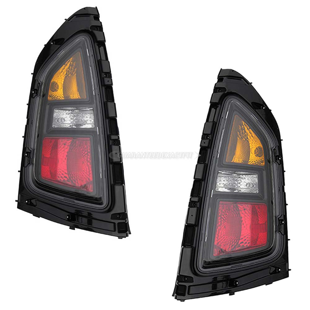 2011 Kia Soul Tail Light Assembly Pair