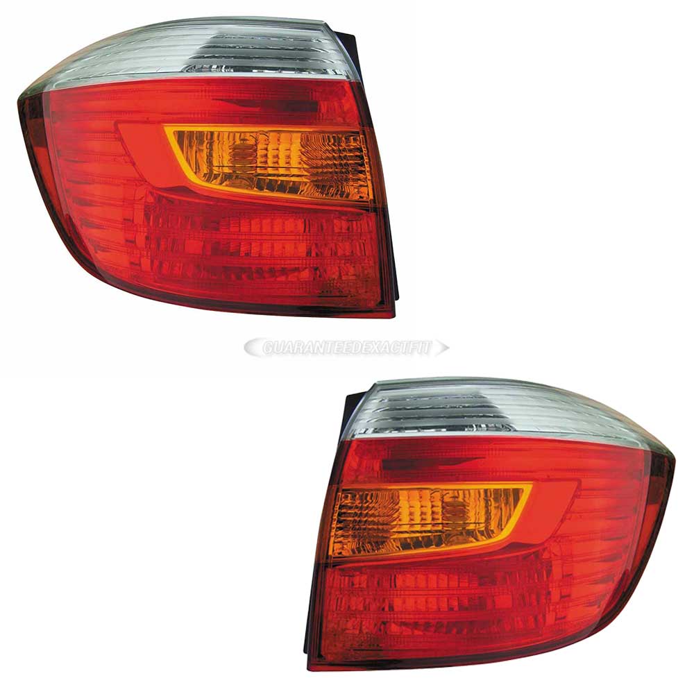 2009 Toyota Highlander Tail Light Assembly Pair