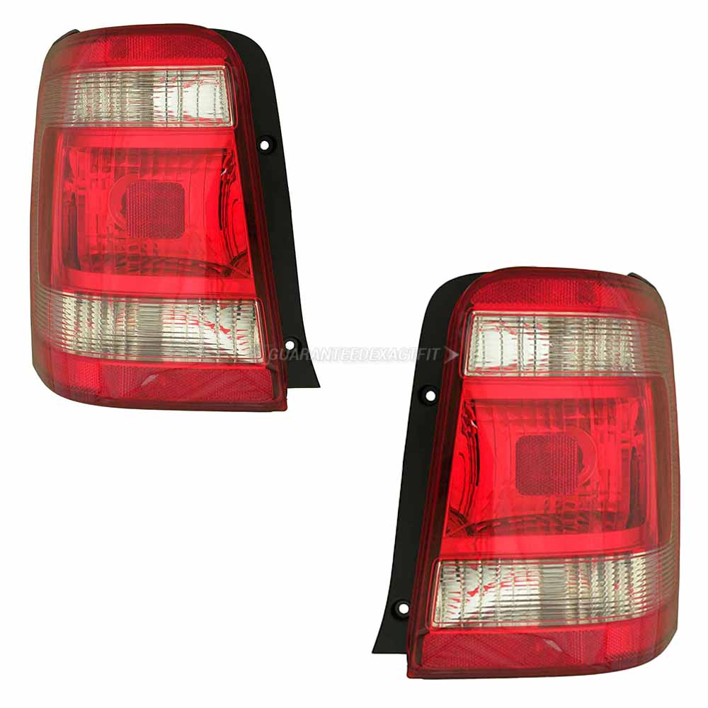 2012 Ford Escape Tail Light Assembly Pair