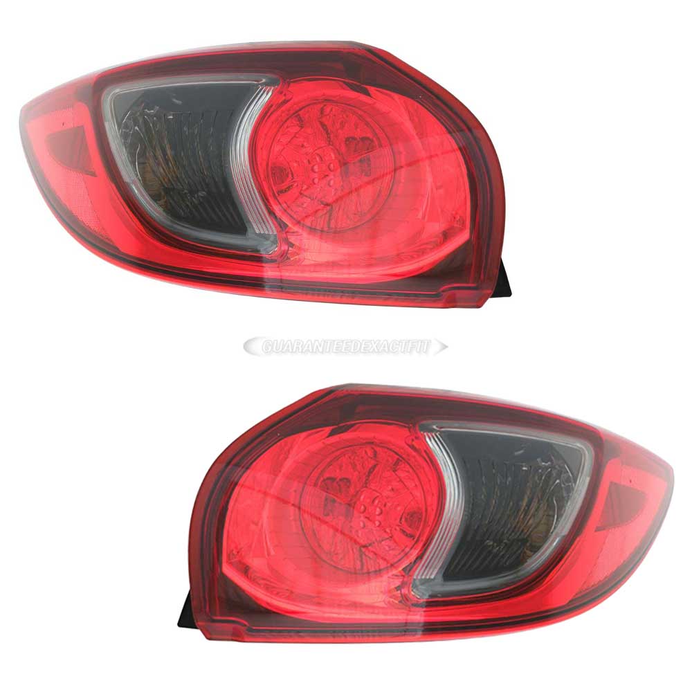 2014 Mazda CX-5 Tail Light Assembly Pair