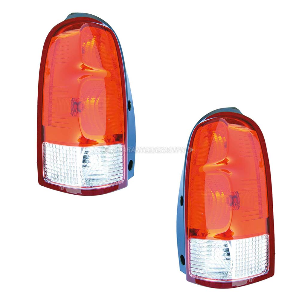 2006 Saturn Relay Tail Light Assembly Pair