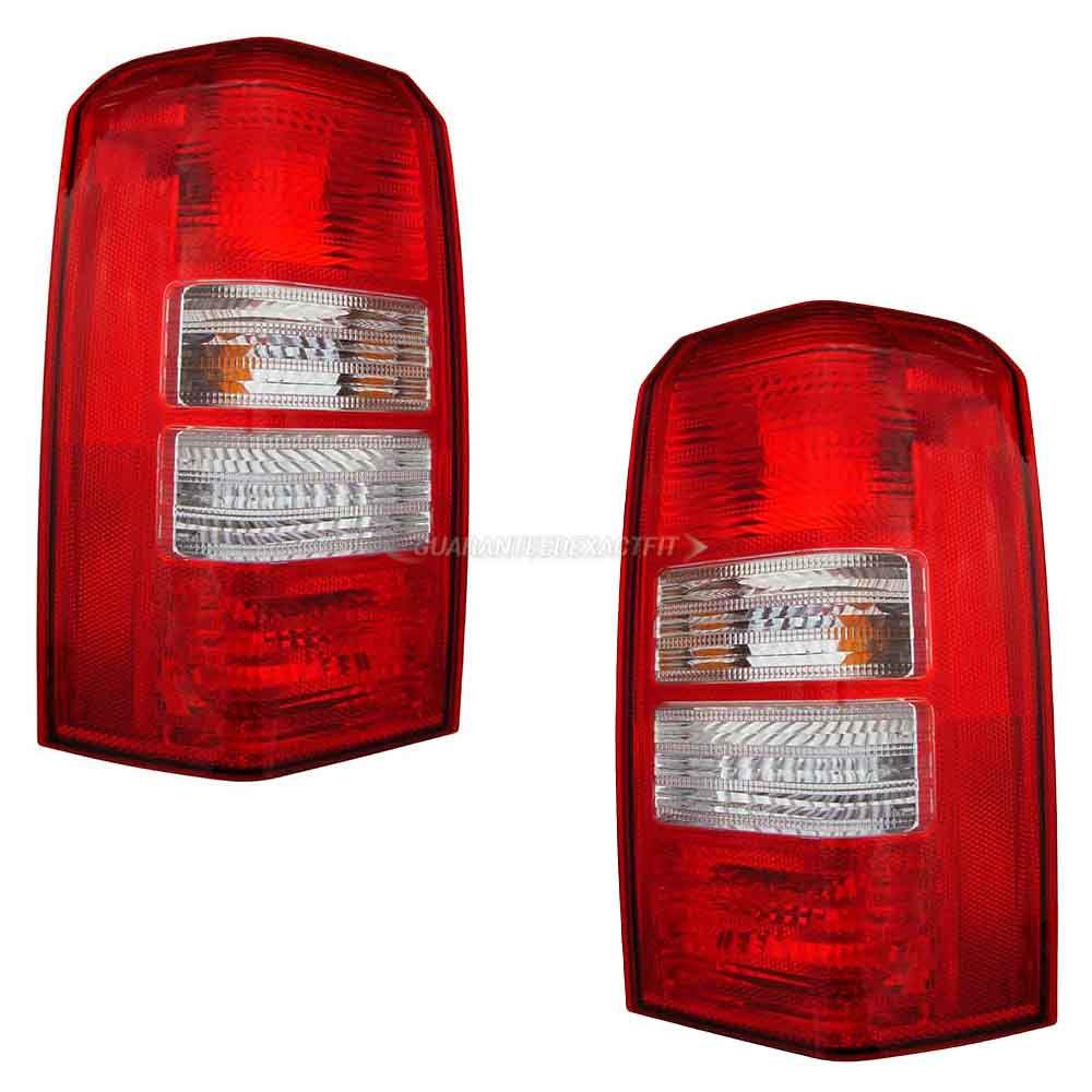 2007 Jeep Patriot Tail Light Assembly Pair