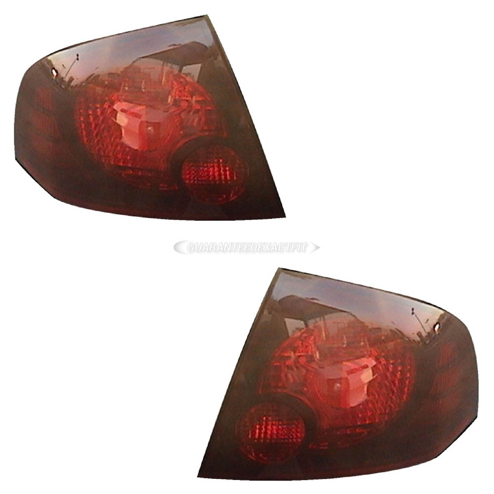 2004 Nissan Sentra Tail Light Assembly Pair