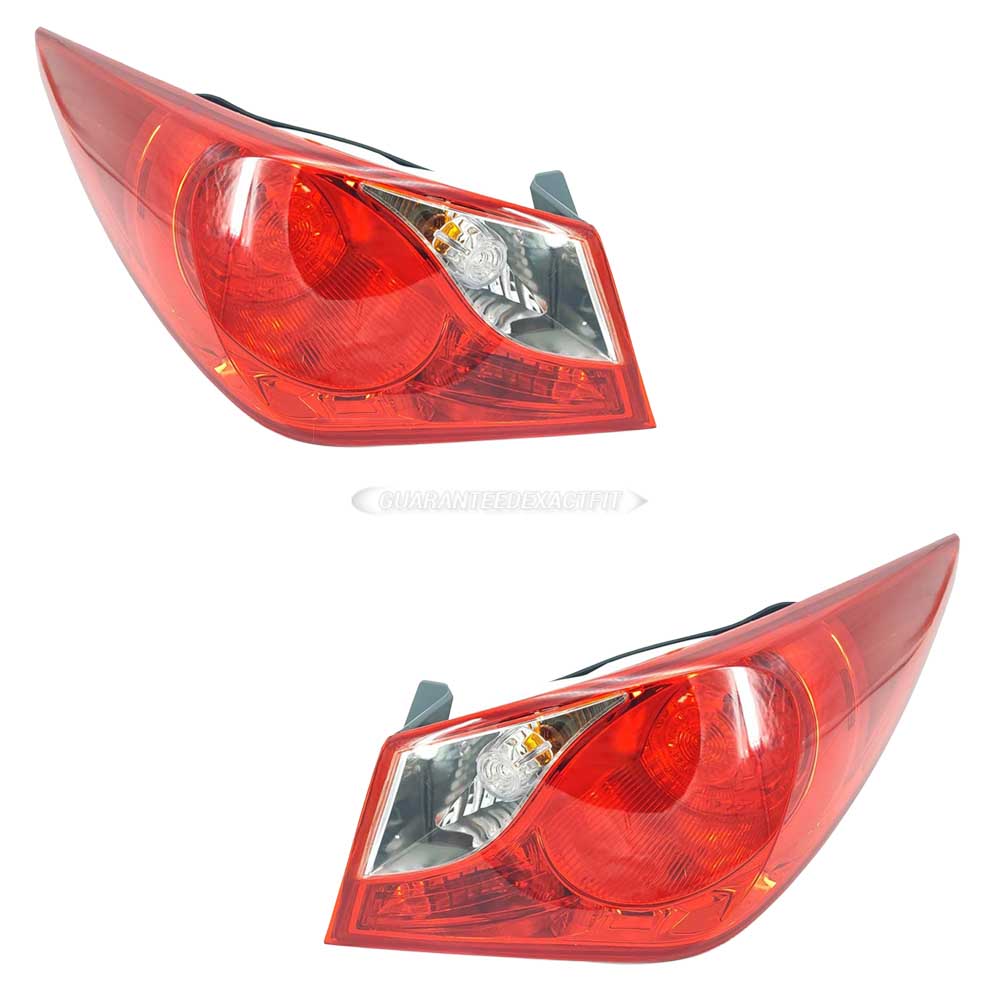 2011 Hyundai Sonata Tail Light Assembly Pair