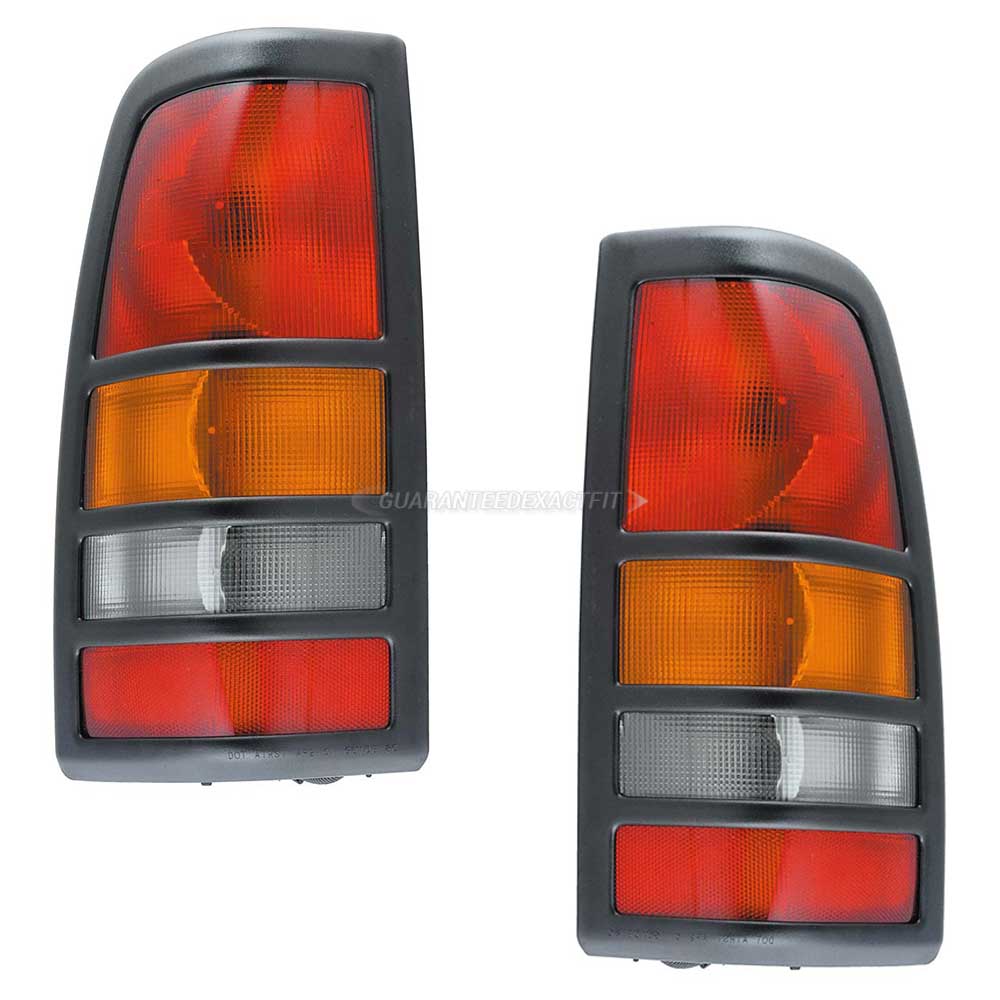 2003 Chevrolet Silverado 3500 Tail Light Assembly Pair