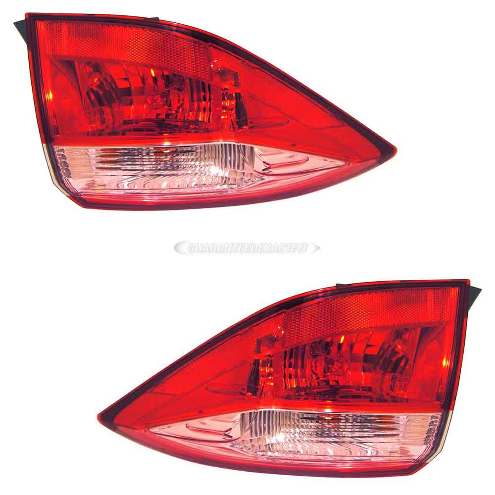 2017 Toyota Corolla Tail Light Assembly Pair