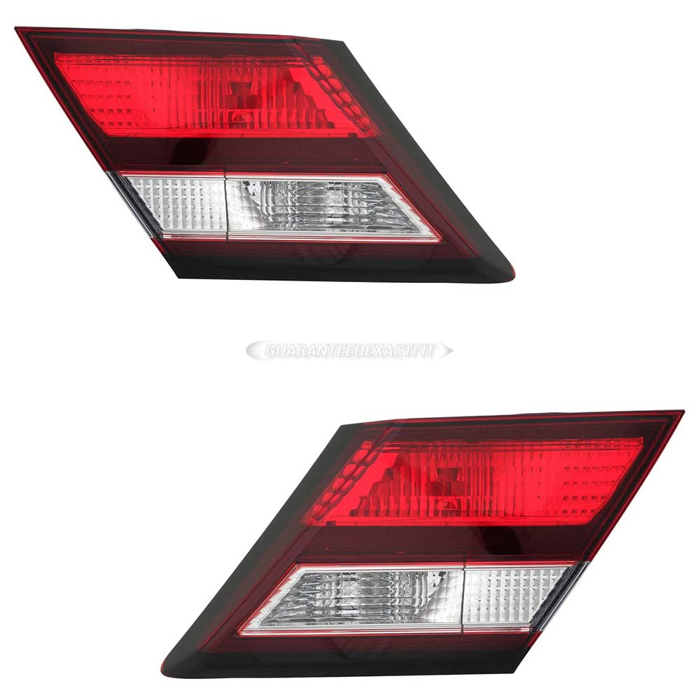 2013 Honda Civic Tail Light Assembly Pair