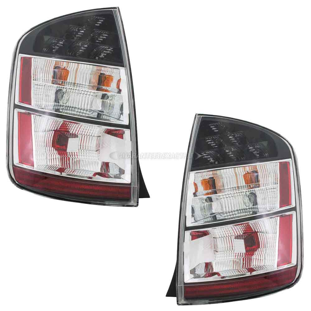 2004 Toyota Prius Tail Light Assembly Pair
