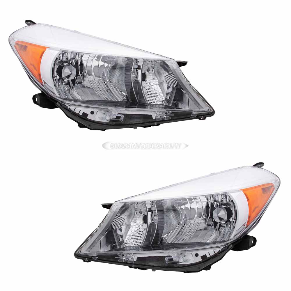 2012 Toyota Yaris Headlight Assembly Pair