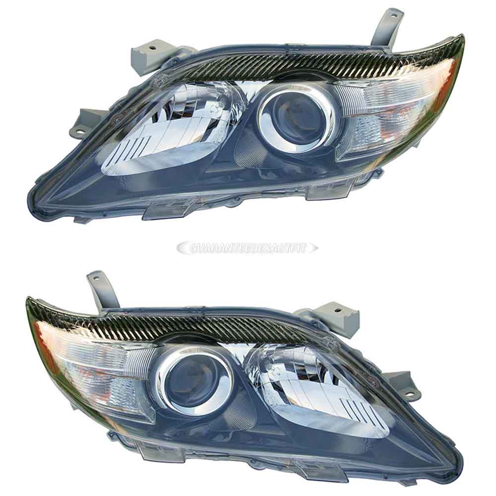 2011 Toyota Camry Headlight Assembly Pair
