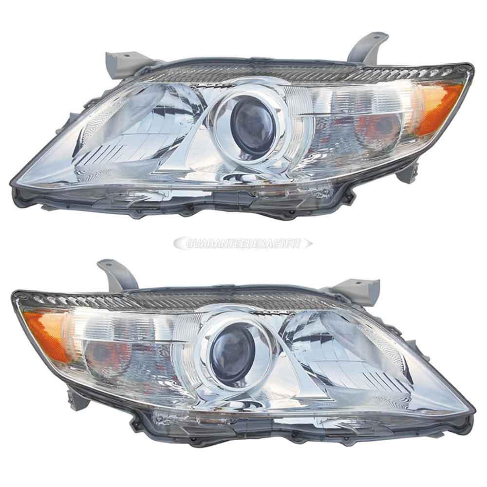 2011 Toyota Camry Headlight Assembly Pair