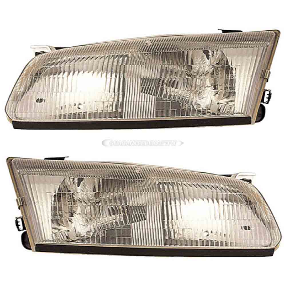 1999 Toyota Camry Headlight Assembly Pair