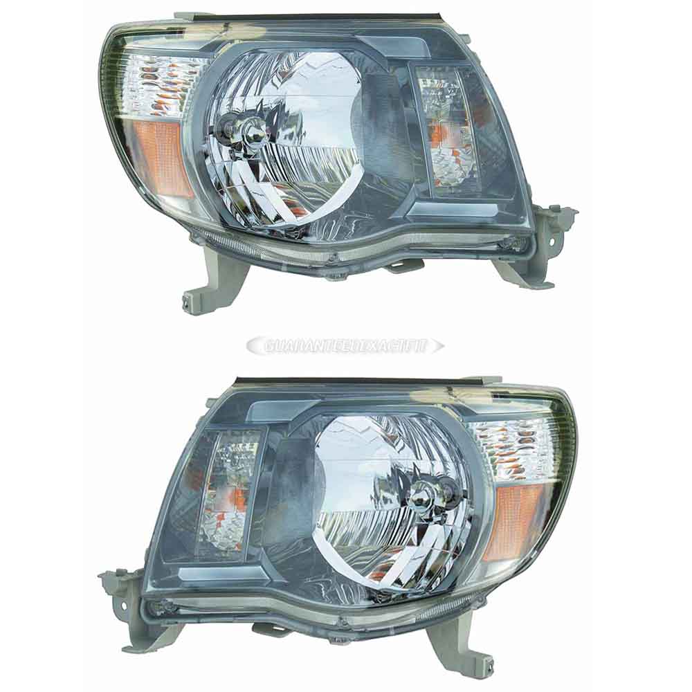 2011 Toyota Tacoma Headlight Assembly Pair