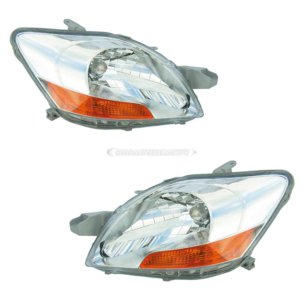2007 Toyota Yaris Headlight Assembly Pair