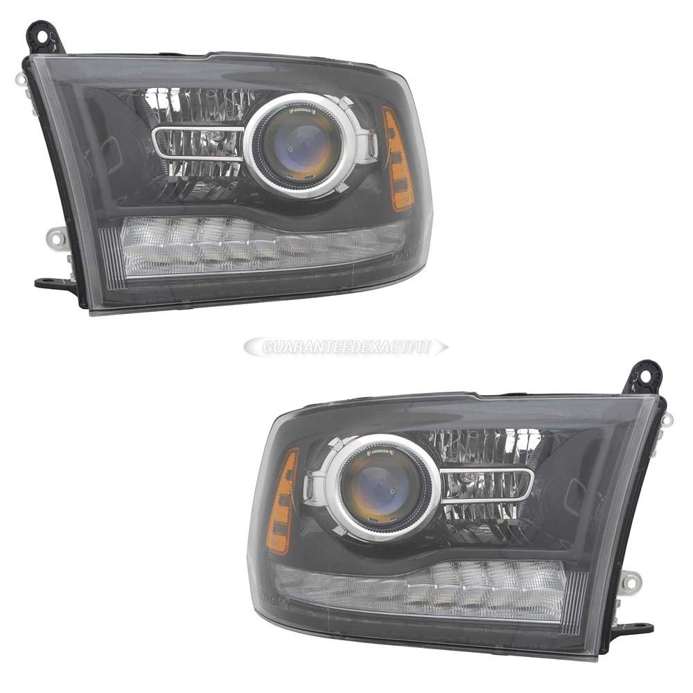 2015 Dodge Ram Trucks Headlight Assembly Pair