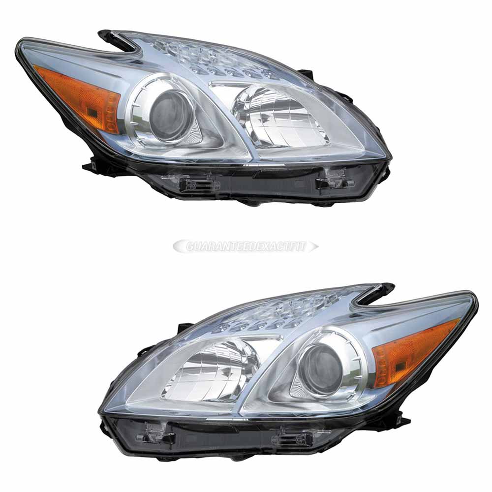 2011 Toyota Prius Headlight Assembly Pair
