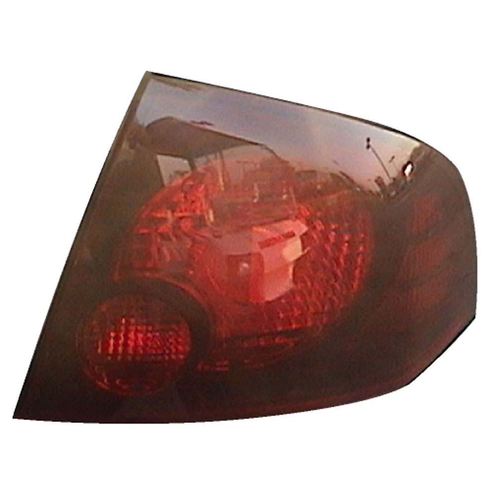 2004 Nissan Sentra Tail Light Assembly Pair
