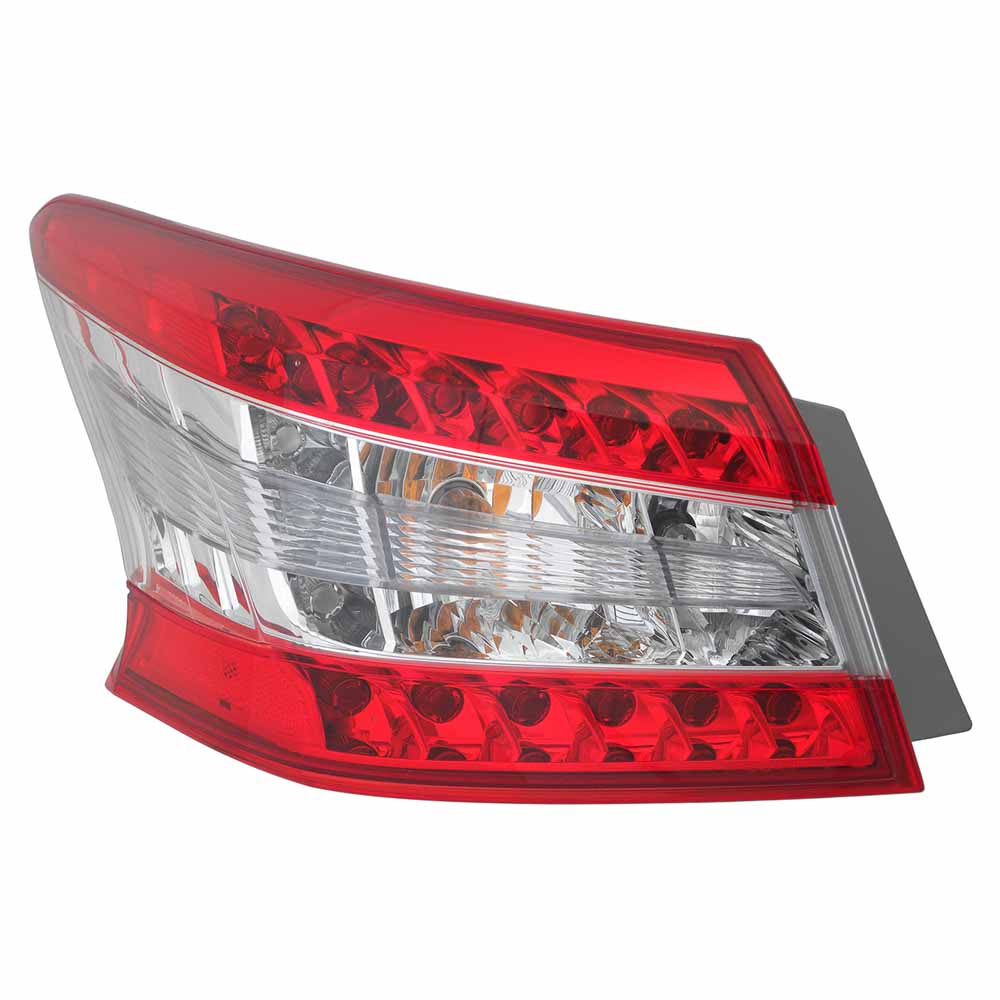 2014 Nissan Sentra Tail Light Assembly Pair