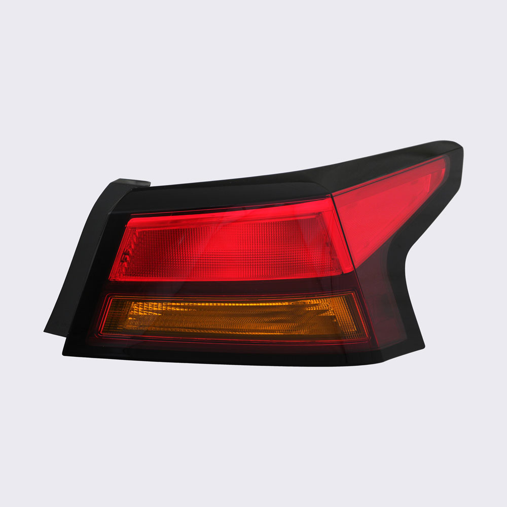2019 Nissan Altima Tail Light Assembly Pair