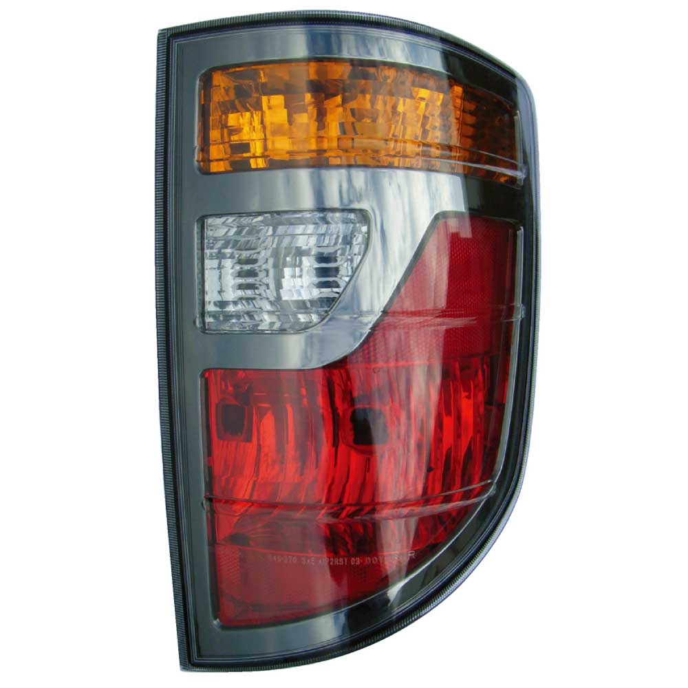 2007 Honda Ridgeline Tail Light Assembly Pair