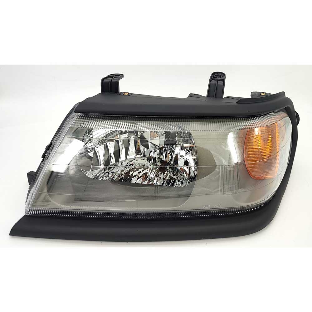 2000 Mitsubishi Montero Sport Headlight Assembly