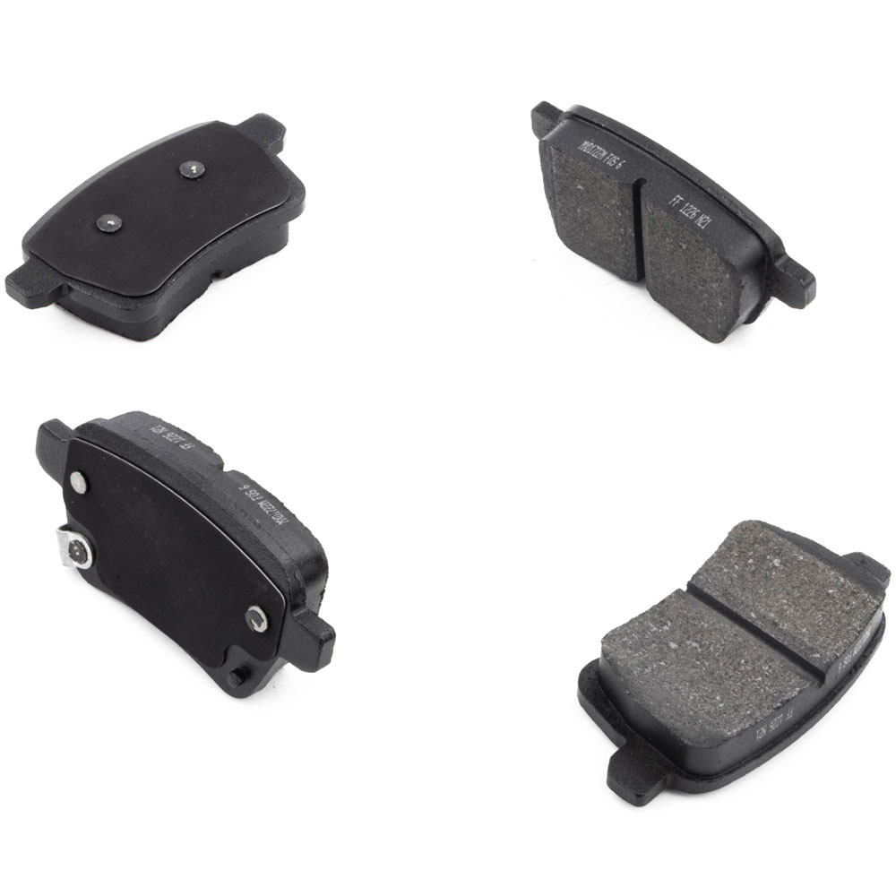 2016 Fiat 500L Brake Pad Set