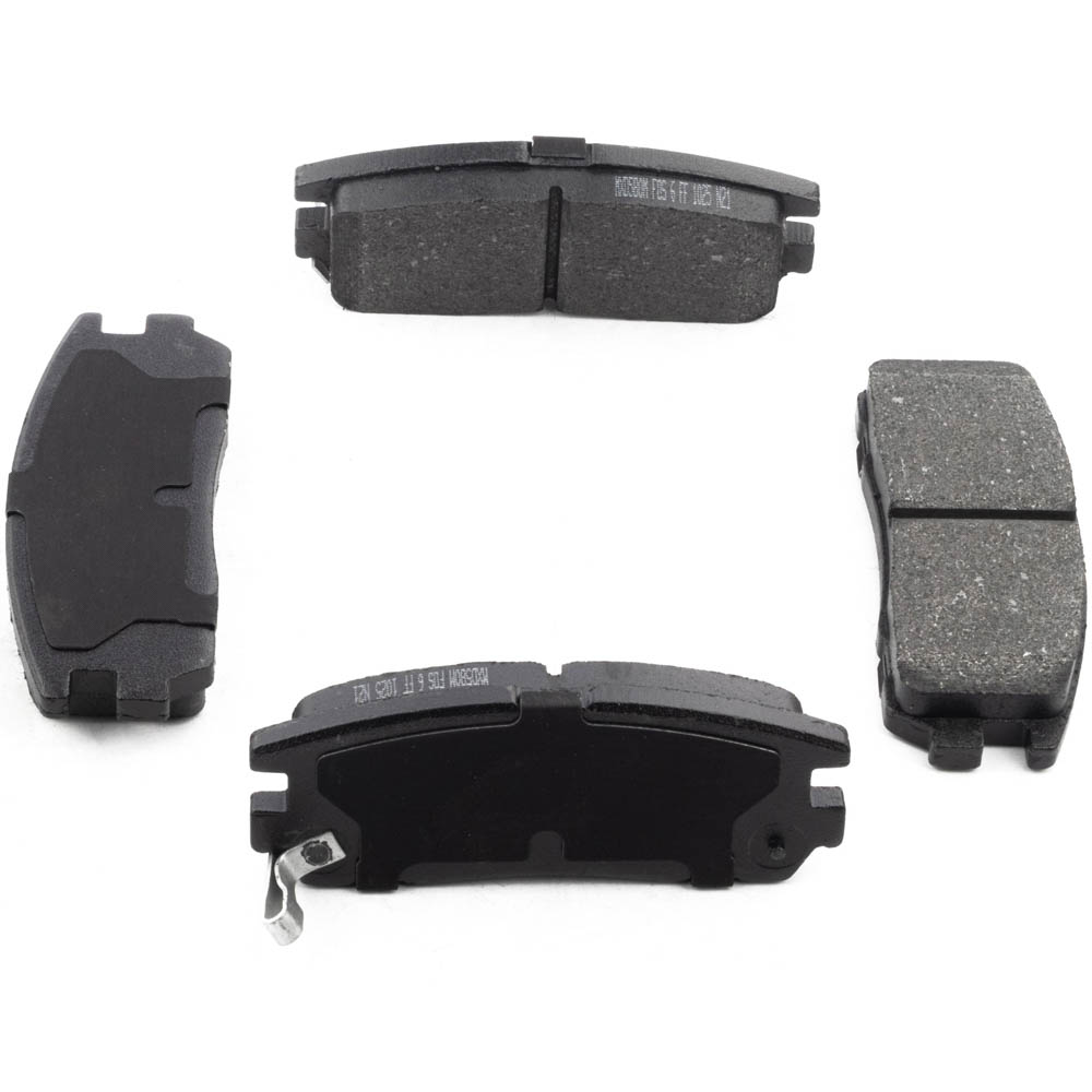 2000 Isuzu Trooper Brake Pad Set
