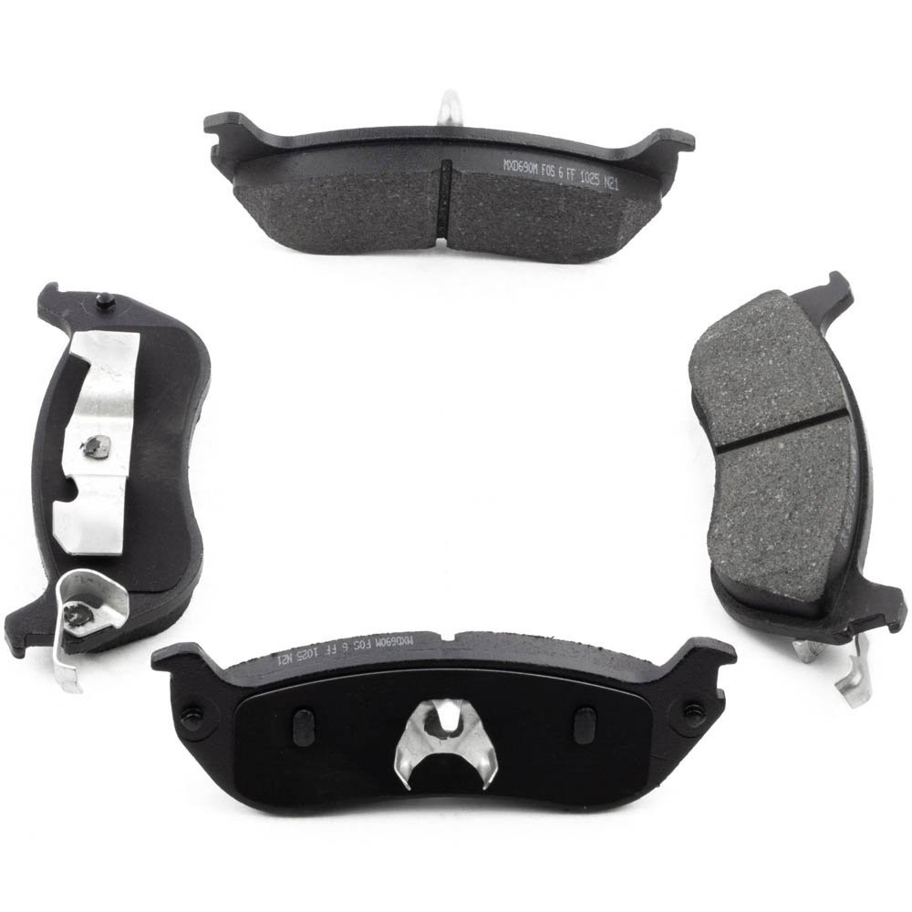 2000 Ford Crown Victoria Brake Pad Set
