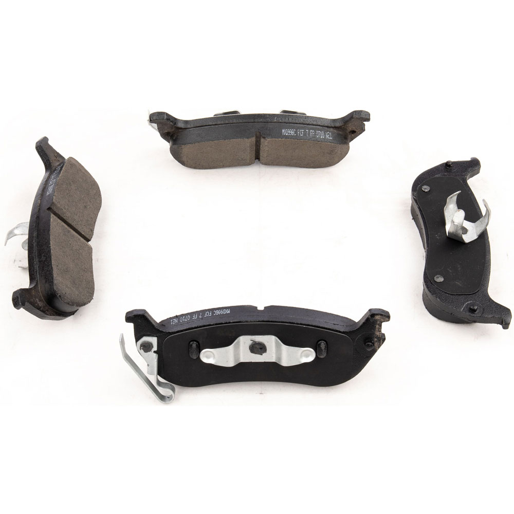 2007 Chrysler Pacifica Brake Pad Set
