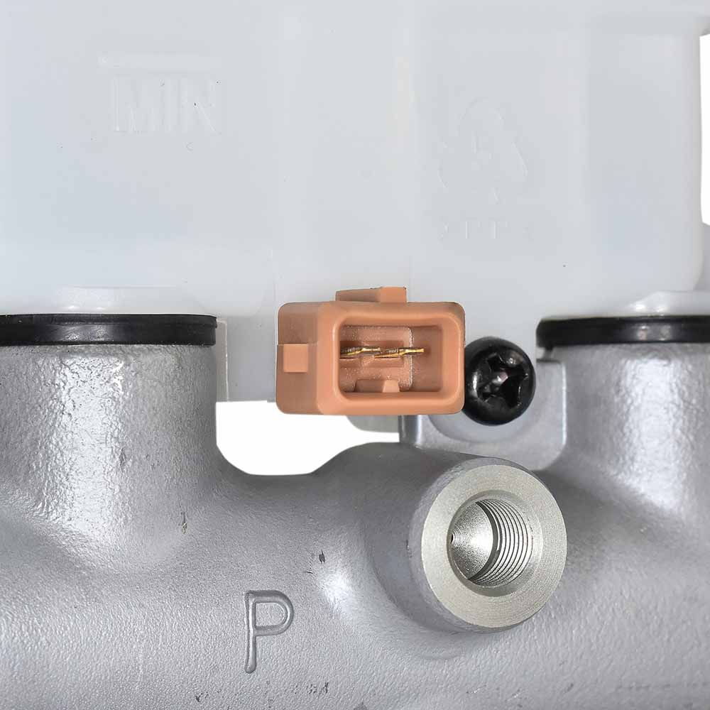 OEM / OES 585102F310 Brake Master Cylinder